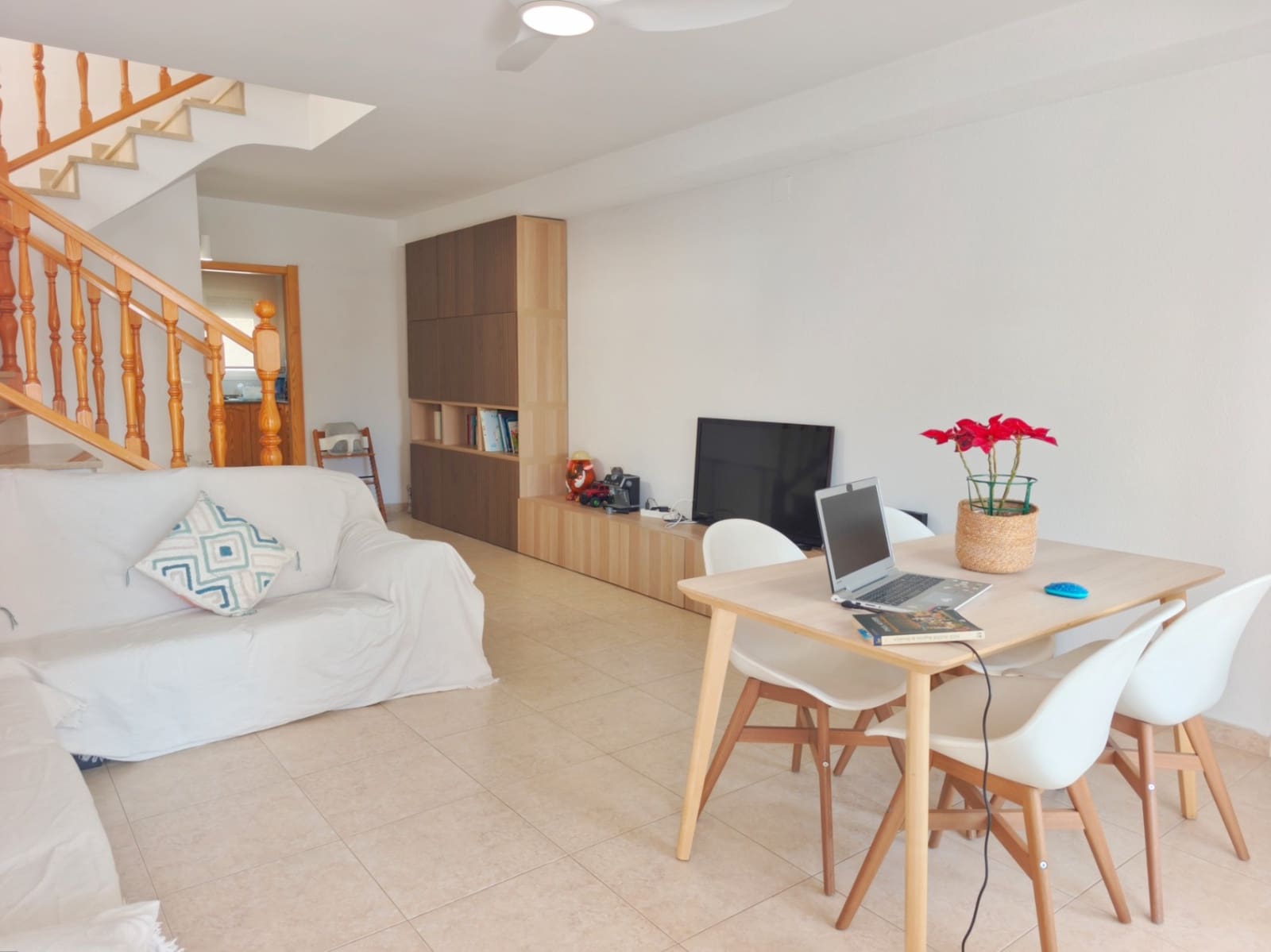 5 bedroom Villa for sale in Oliva with garage - € 318,000 (Ref: 9598505)