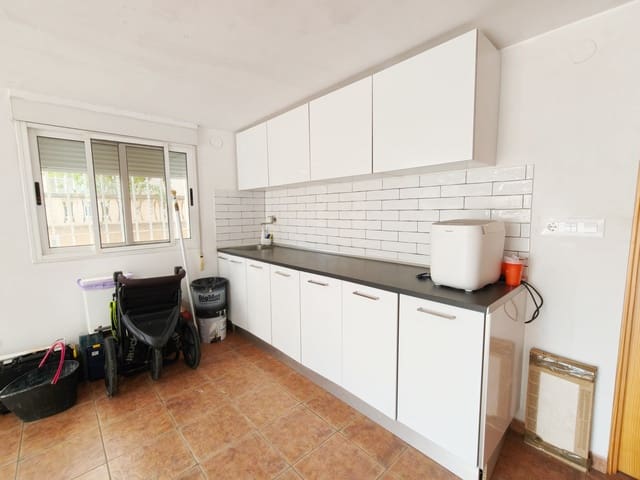 5 makuuhuone Huvila myytävänä paikassa Oliva Playa, Oliva mukana 
autotalli - 318 000 € (Ref: 9598505)