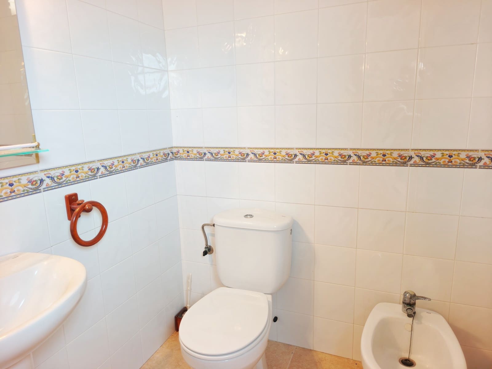 5 bedroom Villa for sale in Oliva with garage - € 318,000 (Ref: 9598505)