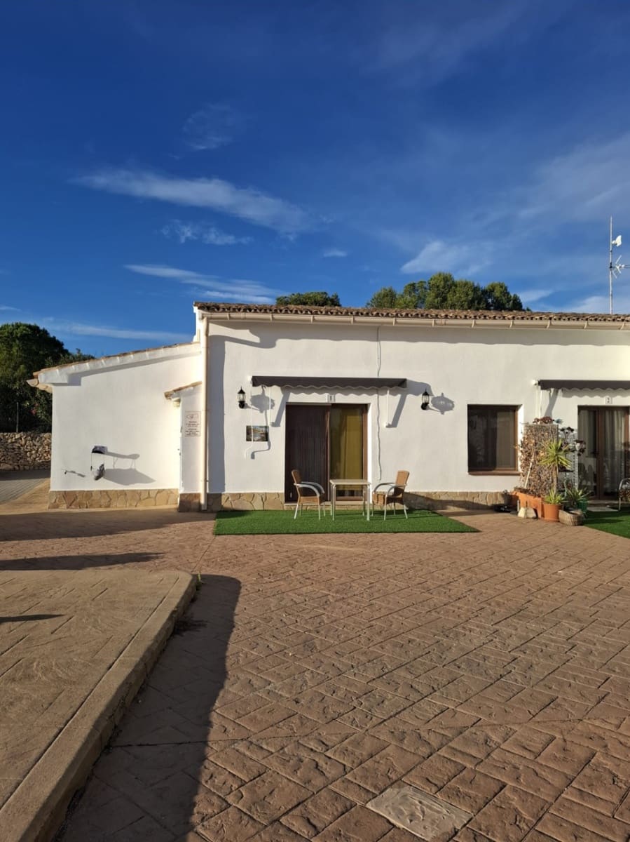 Apartamento de 2 habitaciones en Benissa en alquiler con piscina garaje - 1.200 € (Ref: 9610244)