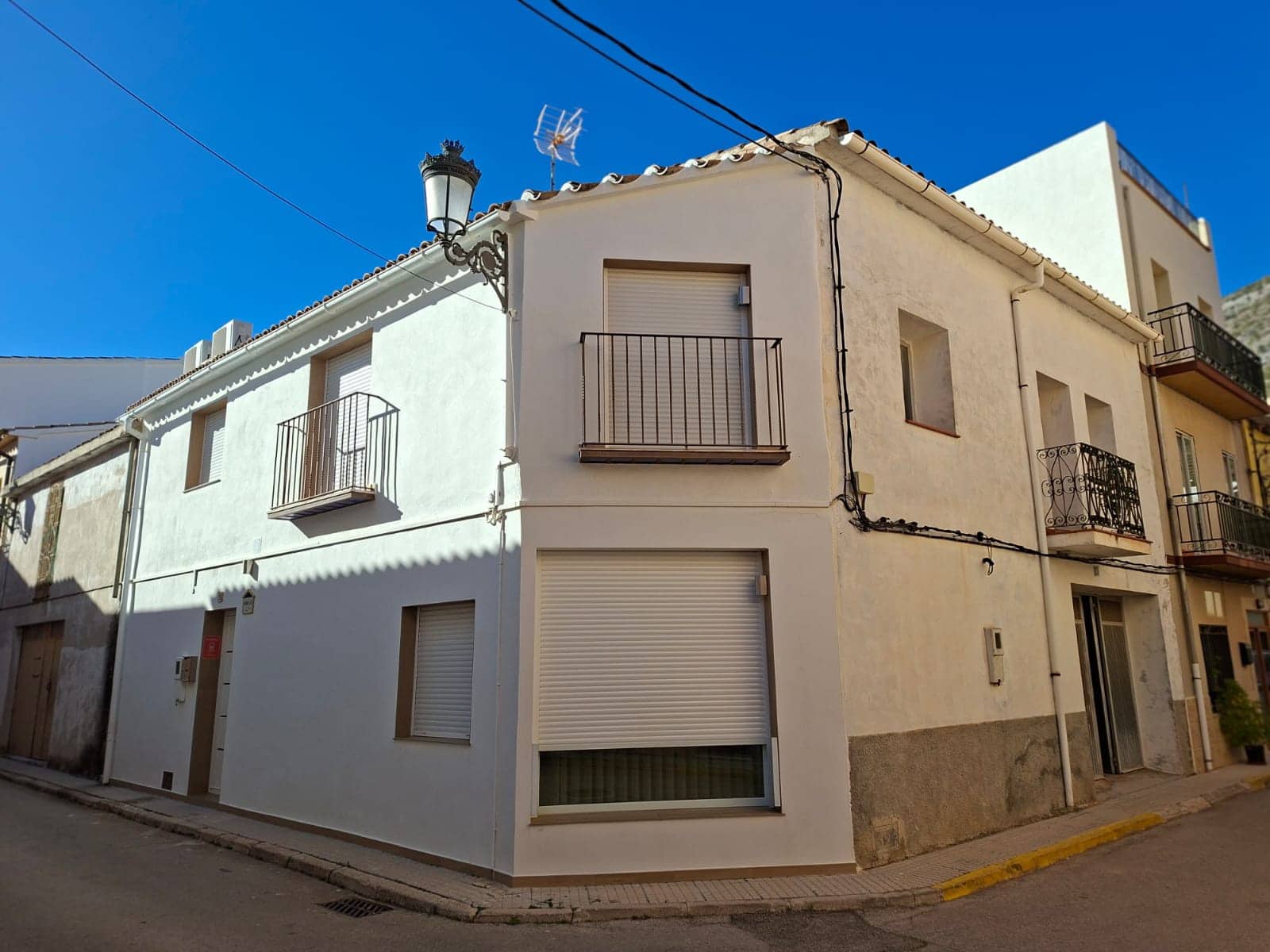 Omakotitalo myytävänä paikassa Benigembla / Benichembla - 120 000 € (Ref: 9627269)