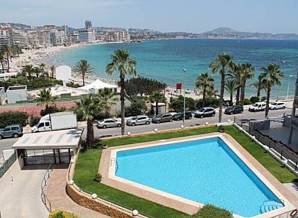 Apartamento de 2 habitaciones en Calpe / Calp en alquiler con piscina garaje - 1.600 € (Ref: 9627273)