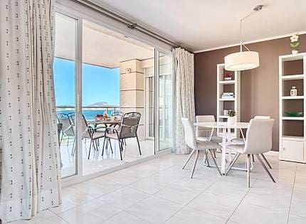 Apartamento de 2 habitaciones en Puerto, Calpe / Calp en alquiler con piscina garaje - 1.600 € (Ref: 9627273)