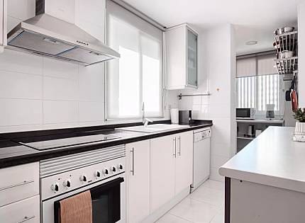 Apartamento de 2 habitaciones en Puerto, Calpe / Calp en alquiler con piscina garaje - 1.600 € (Ref: 9627273)