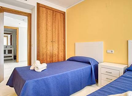 Apartamento de 2 habitaciones en Puerto, Calpe / Calp en alquiler con piscina garaje - 1.600 € (Ref: 9627273)