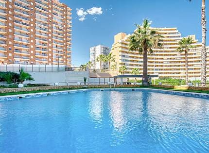 Apartamento de 2 habitaciones en Calpe / Calp en alquiler con piscina garaje - 1.600 € (Ref: 9627273)
