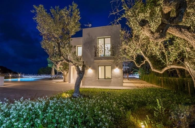 4 bedroom Finca/Country House for rent in Benissa with pool garage - € 2,700 (Ref: 9627274)