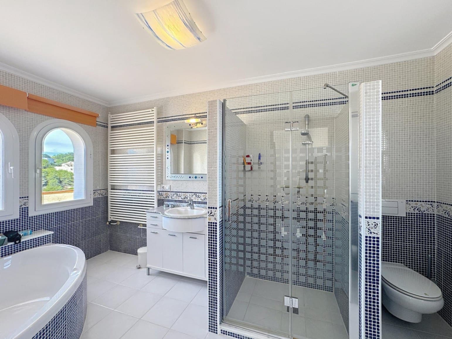 2 sypialnia Willa na sprzedaż w Benitachell / Benitatxell z basenem garażem - 585 000 € (Ref: 9673700)