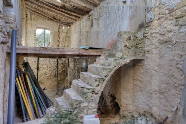 3 bedroom Finca/Country House for sale in Moraira, Teulada-Moraira - € 160,000 (Ref: 9735050)