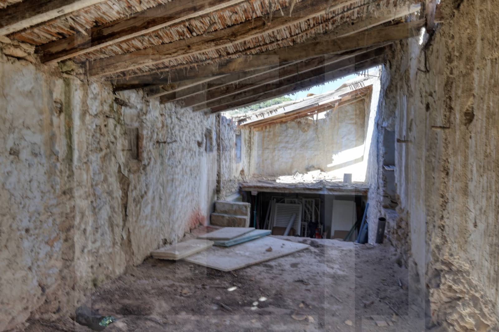 3 bedroom Finca/Country House for sale in Moraira - € 160,000 (Ref: 9735050)