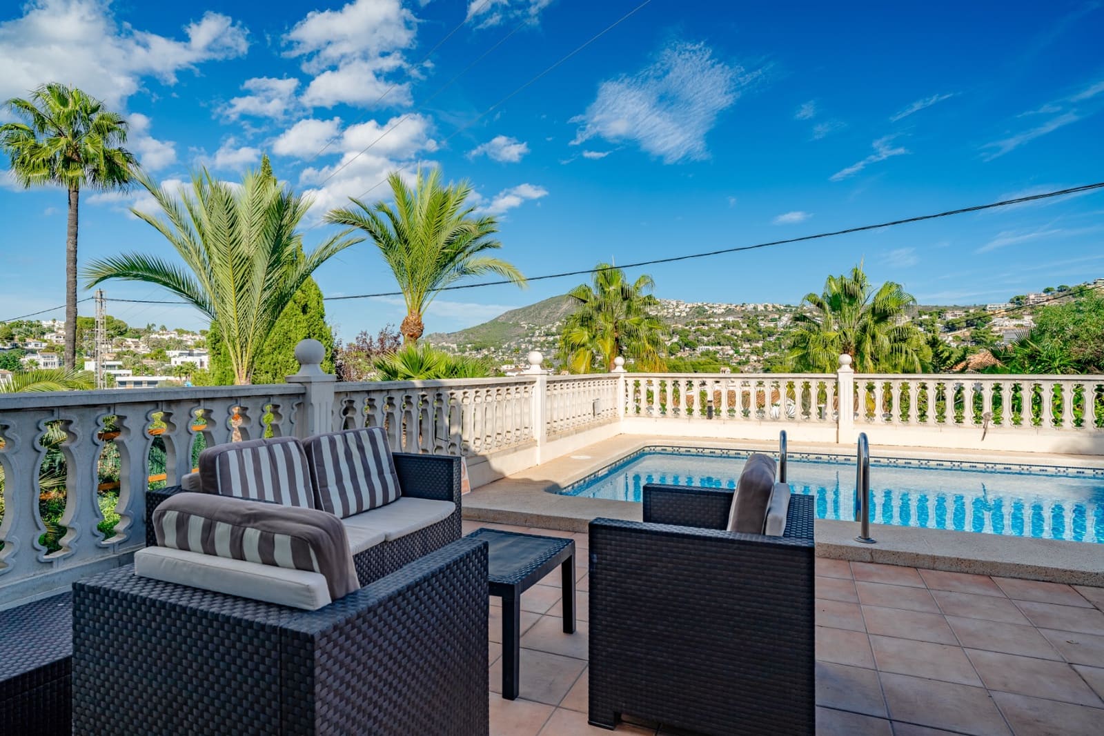 4 makuuhuone Huvila myytävänä paikassa Moraira mukana uima-altaan - 565 000 € (Ref: 9751487)