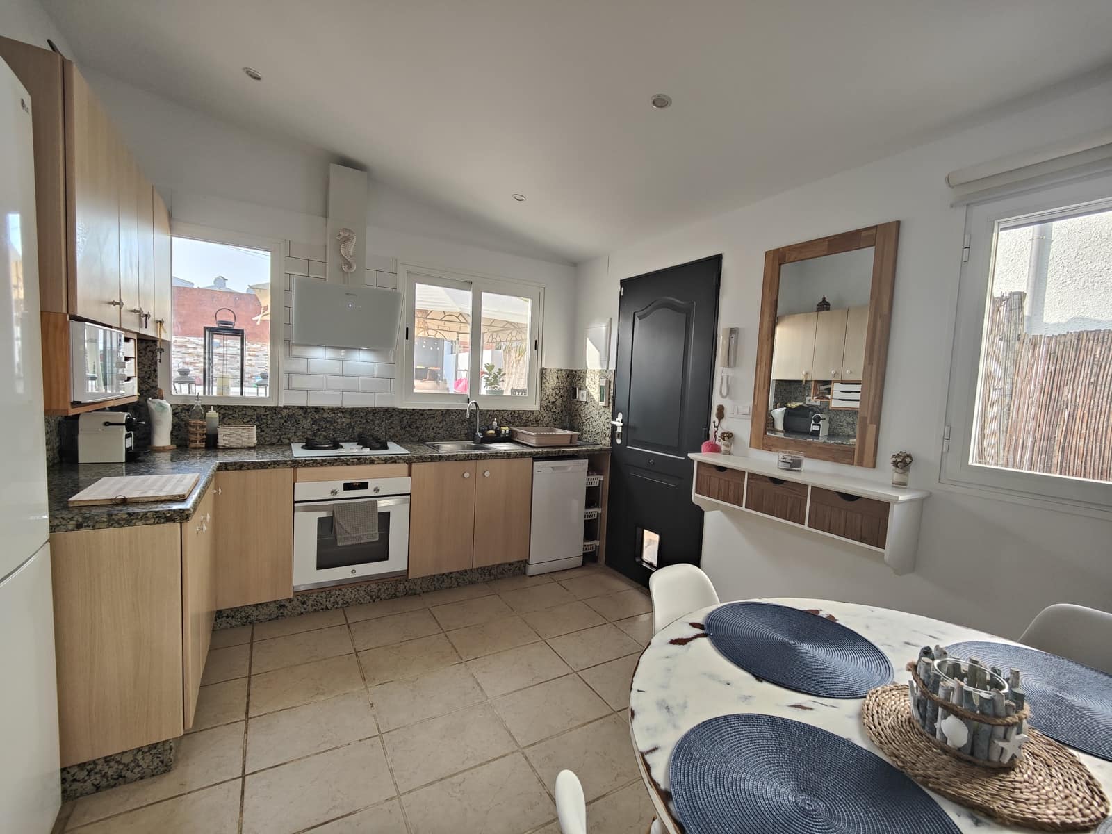 2 sypialnia Willa na sprzedaż w Teulada z garażem - 375 000 € (Ref: 9789995)