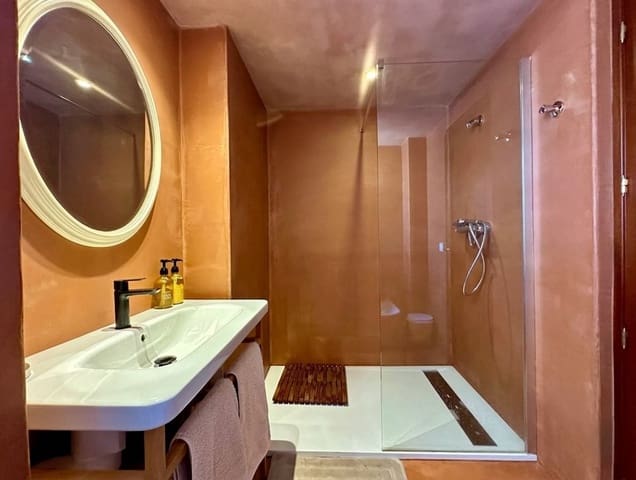 Piso de 2 habitaciones en Benidorm en venta - 520.000 € (Ref: 9816898)
