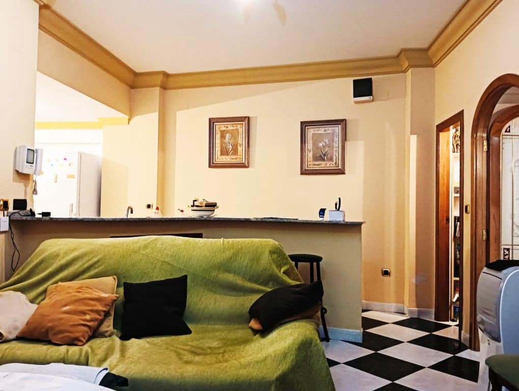7 bedroom Townhouse for sale in Oliva with pool garage - € 285,000 (Ref: 9816904)