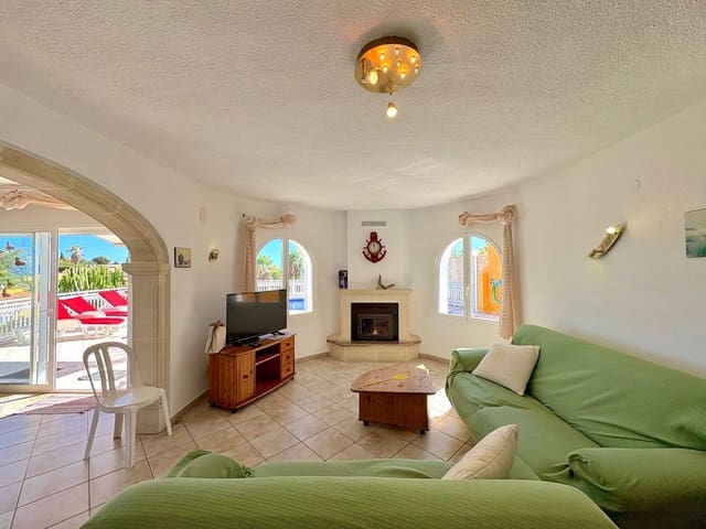 Chalet de 4 habitaciones en Benitachell / Benitatxell en venta con piscina garaje - 595.000 € (Ref: 9816910)