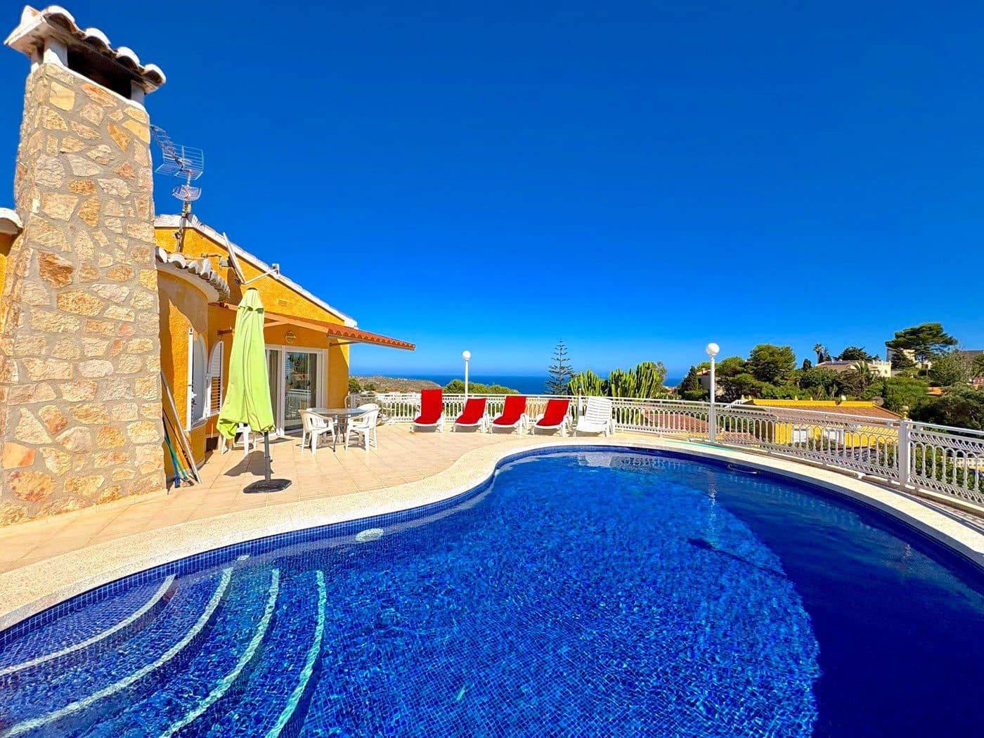 4 Zimmer Villa zu verkaufen in Benitachell / Benitatxell mit Pool Garage - 595.000 € (Ref: 9816910)