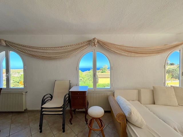 Chalet de 4 habitaciones en Benitachell / Benitatxell en venta con piscina garaje - 595.000 € (Ref: 9816910)