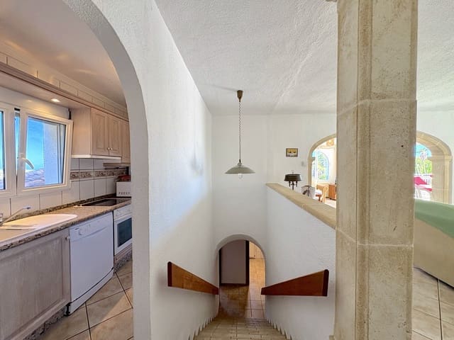 Chalet de 4 habitaciones en Benitachell / Benitatxell en venta con piscina garaje - 595.000 € (Ref: 9816910)