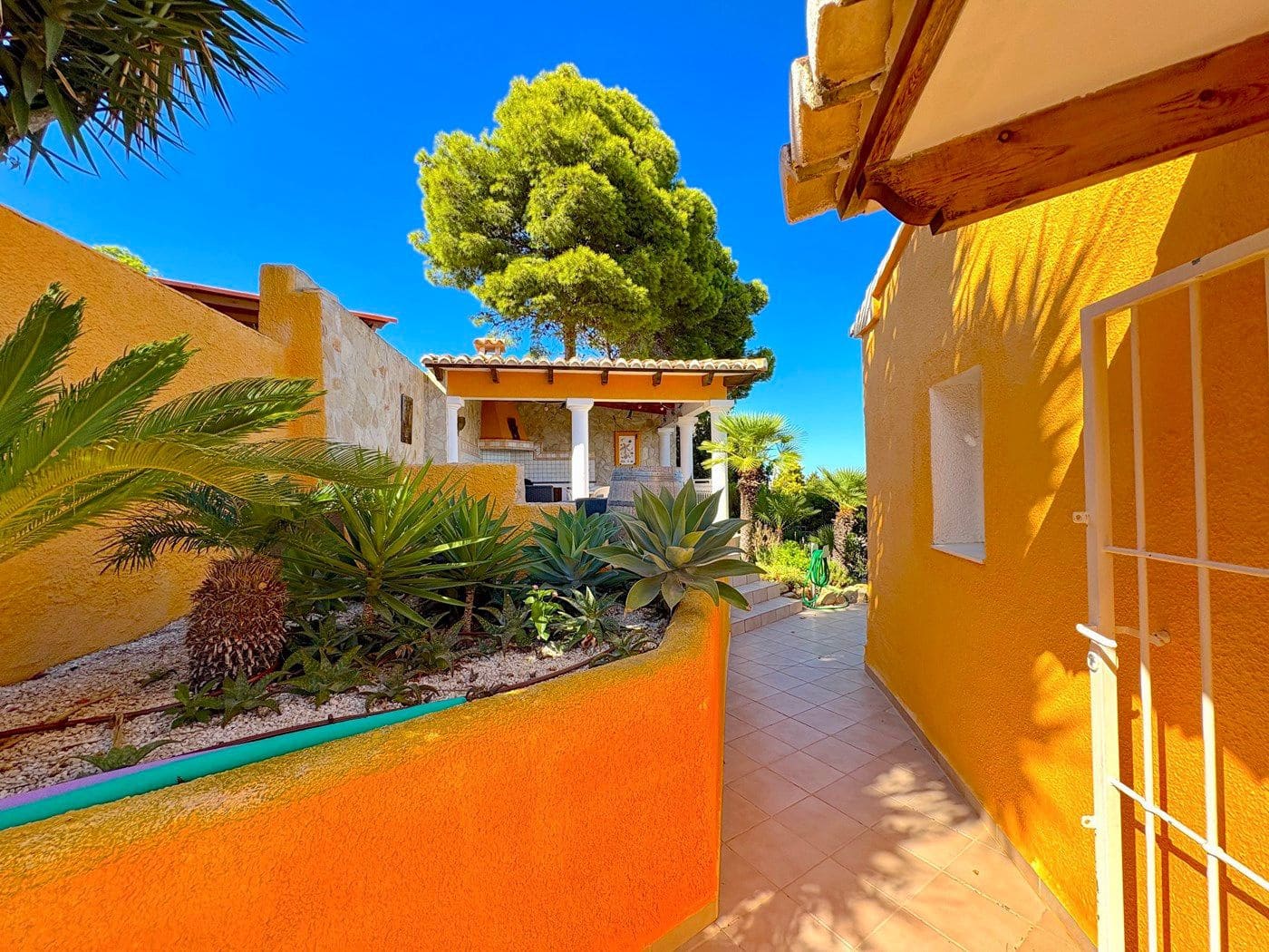 4 Zimmer Villa zu verkaufen in Benitachell / Benitatxell mit Pool Garage - 595.000 € (Ref: 9816910)