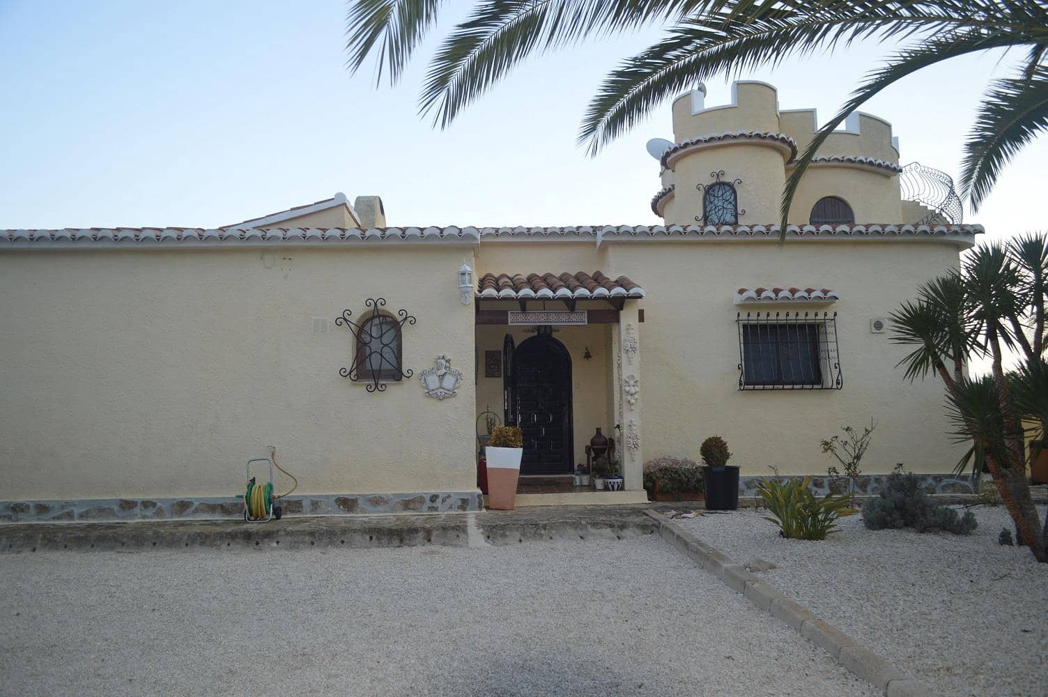 4 bedroom Villa for sale in Benitachell / Benitatxell with pool garage - € 585,000 (Ref: 9816911)