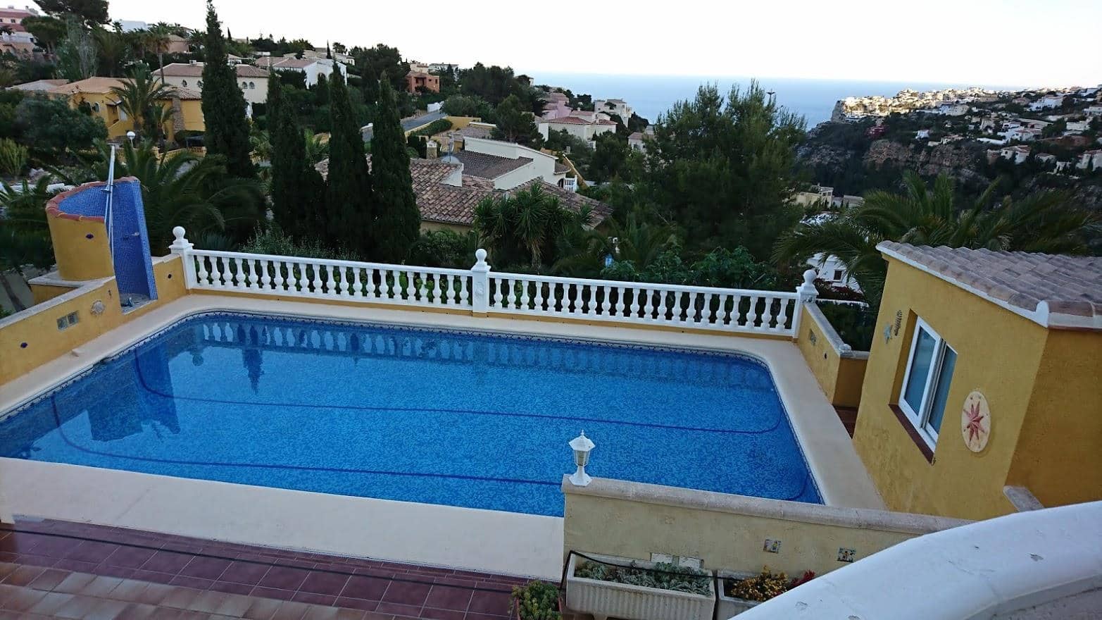 4 bedroom Villa for sale in Benitachell / Benitatxell with pool garage - € 585,000 (Ref: 9816911)