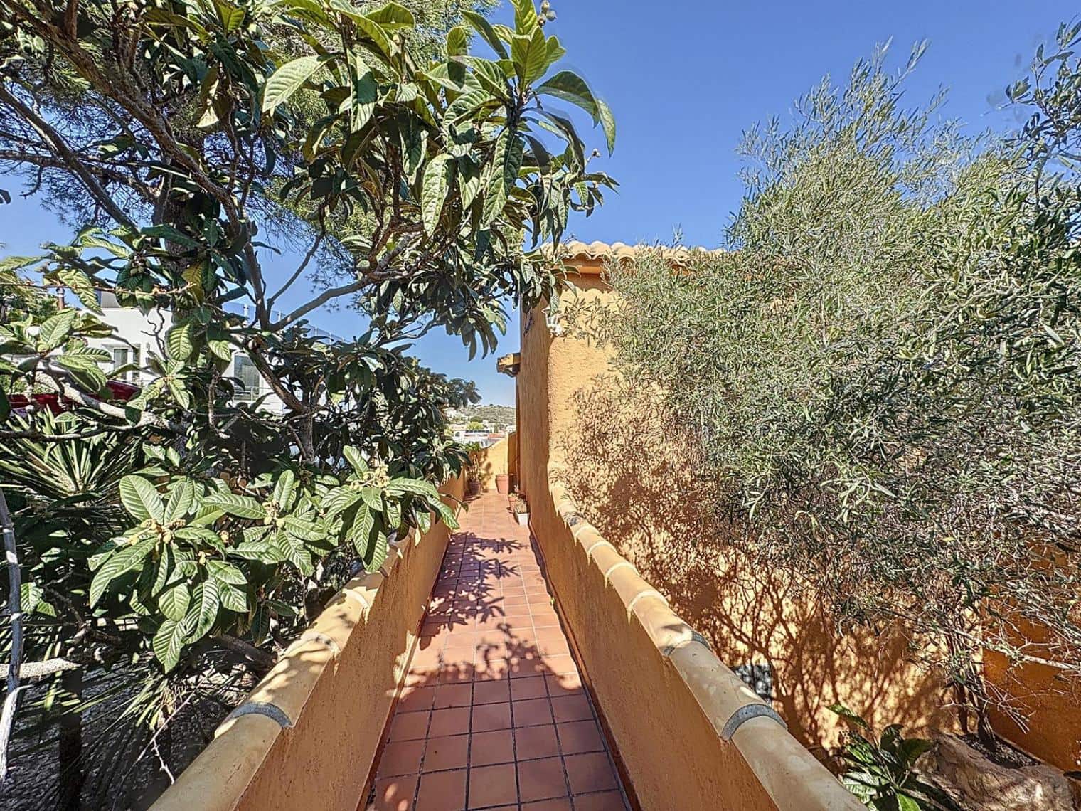 4 bedroom Villa for sale in Benitachell / Benitatxell with pool garage - € 619,000 (Ref: 9816914)