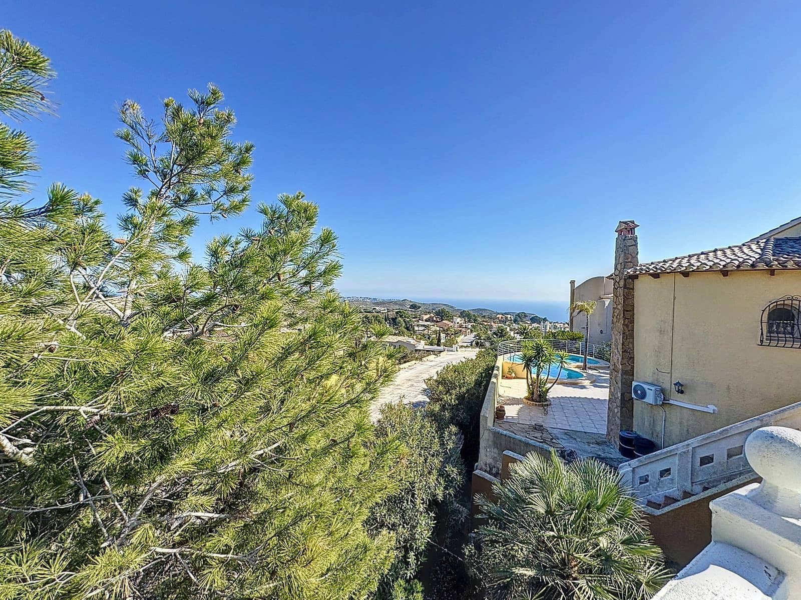 4 bedroom Villa for sale in Benitachell / Benitatxell with pool garage - € 619,000 (Ref: 9816914)