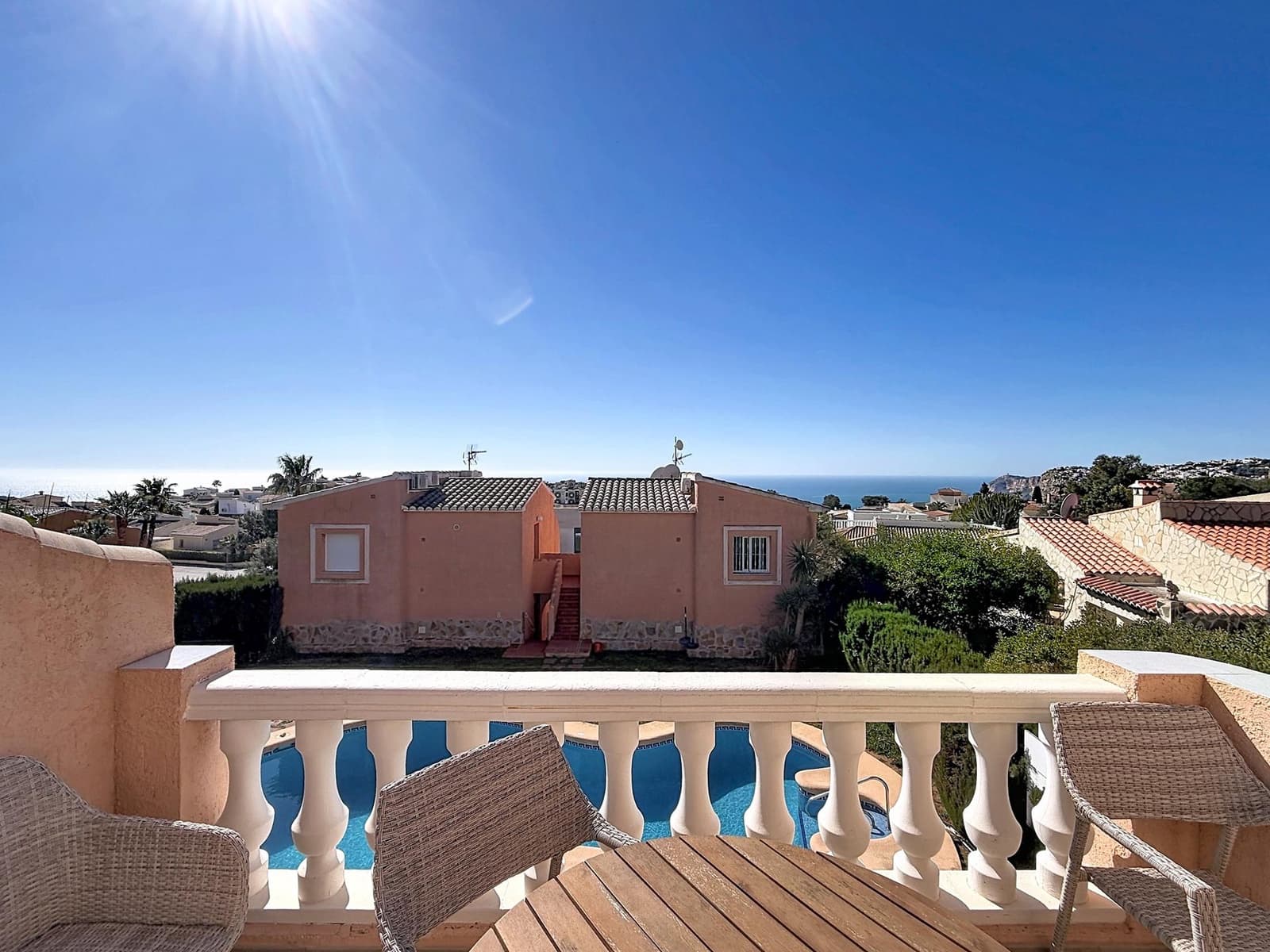 Apartamento de 2 habitaciones en Benitachell / Benitatxell en venta con piscina garaje - 239.000 € (Ref: 9816915)