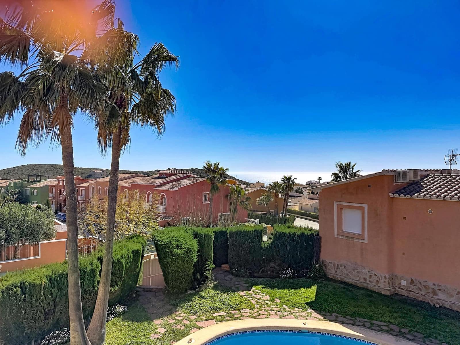 Apartamento de 2 habitaciones en Benitachell / Benitatxell en venta con piscina garaje - 239.000 € (Ref: 9816915)