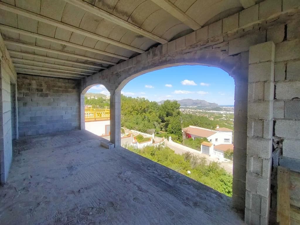 3 soveværelse Villa til salg i Pedreguer med swimmingpool - € 169.000 (Ref: 9816917)