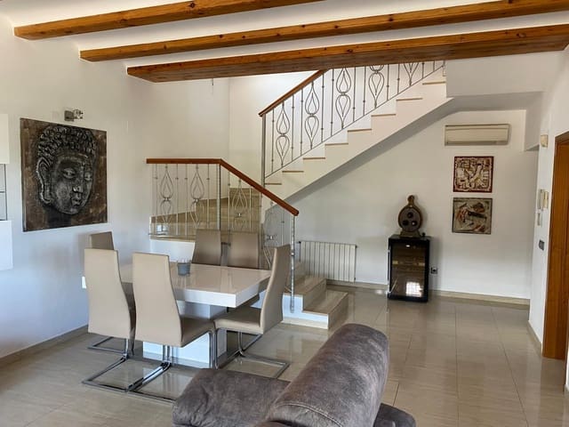5 soveværelse Villa til salg i Orba - € 499.000 (Ref: 9816919)