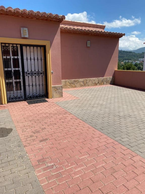 5 soveværelse Villa til salg i Orba - € 499.000 (Ref: 9816919)