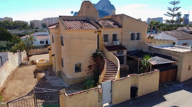 Chalet de 6 habitaciones en Calpe / Calp en venta con piscina garaje - 450.000 € (Ref: 9816922)
