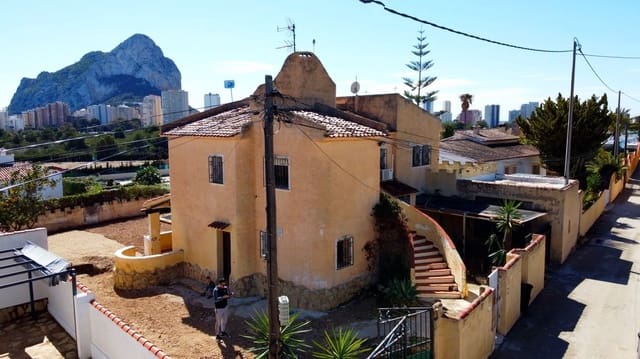 Chalet de 6 habitaciones en Calpe / Calp en venta con piscina garaje - 450.000 € (Ref: 9816922)