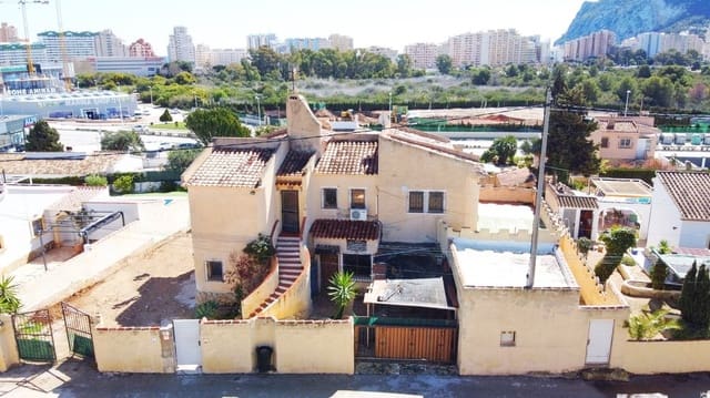 Chalet de 6 habitaciones en Calpe / Calp en venta con piscina garaje - 450.000 € (Ref: 9816922)