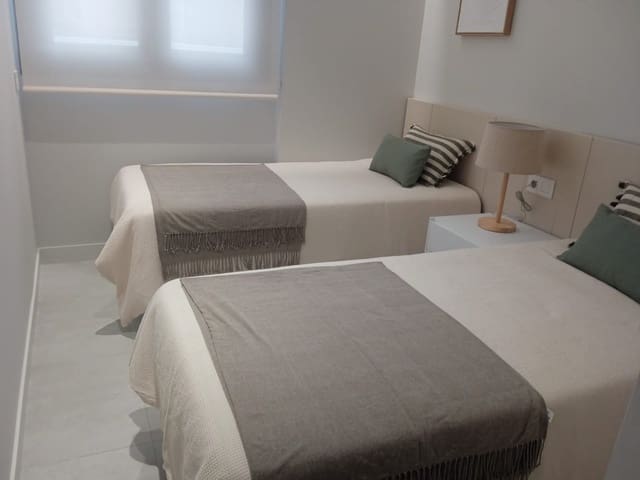 Pareado de 3 habitaciones en Els Poblets en venta con garaje - 415.000 € (Ref: 9820904)