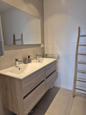 3 bedroom Apartment for rent in Pinar del Advocat - Cometa, Teulada-Moraira with garage - € 1,450 (Ref: 9822047)