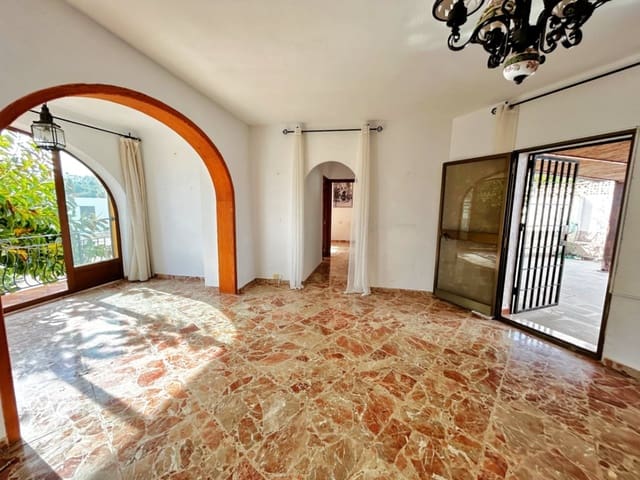 3 sovrum Villa till salu i Moraira, Teulada-Moraira med pool garage - 745 000 € (Ref: 9840853)