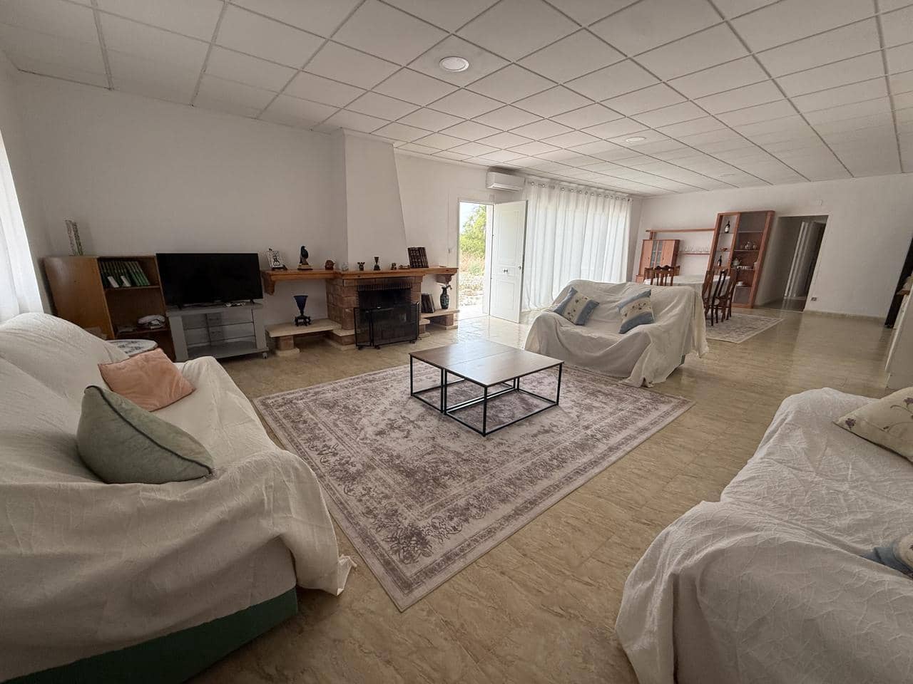 Villa/Maison de 3 chambres à louer à Elche / Elx - 1 500 € (Ref: 10031017)