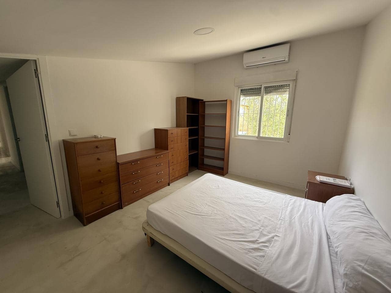 Villa/Maison de 3 chambres à louer à Elche / Elx - 1 500 € (Ref: 10031017)