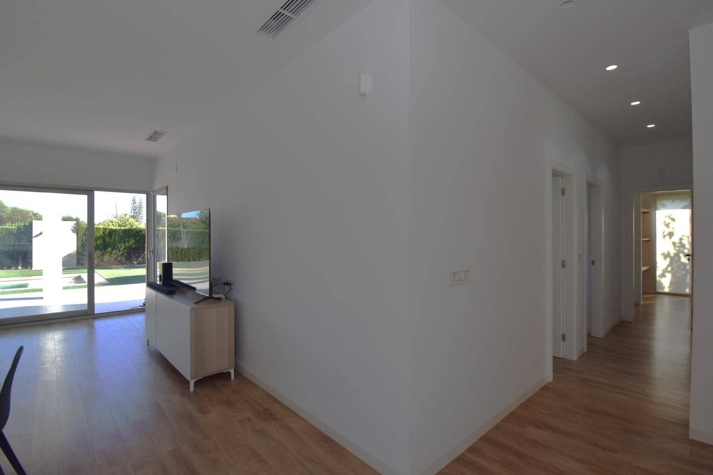 3 slaapkamer Villa te koop in Elche / Elx met zwembad garage - € 685.000 (Ref: 10112143)