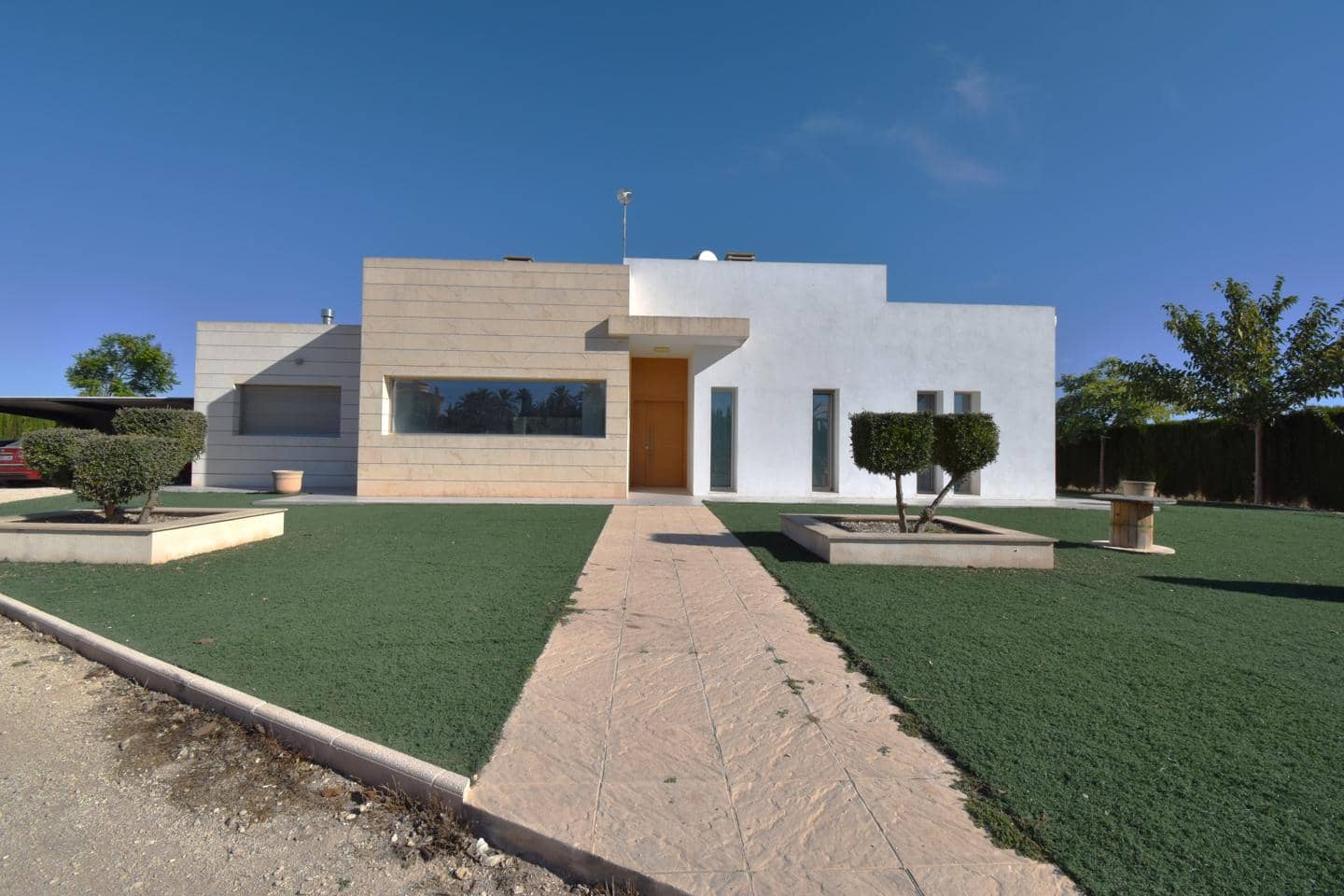 3 slaapkamer Villa te koop in Elche / Elx met zwembad garage - € 685.000 (Ref: 10112143)