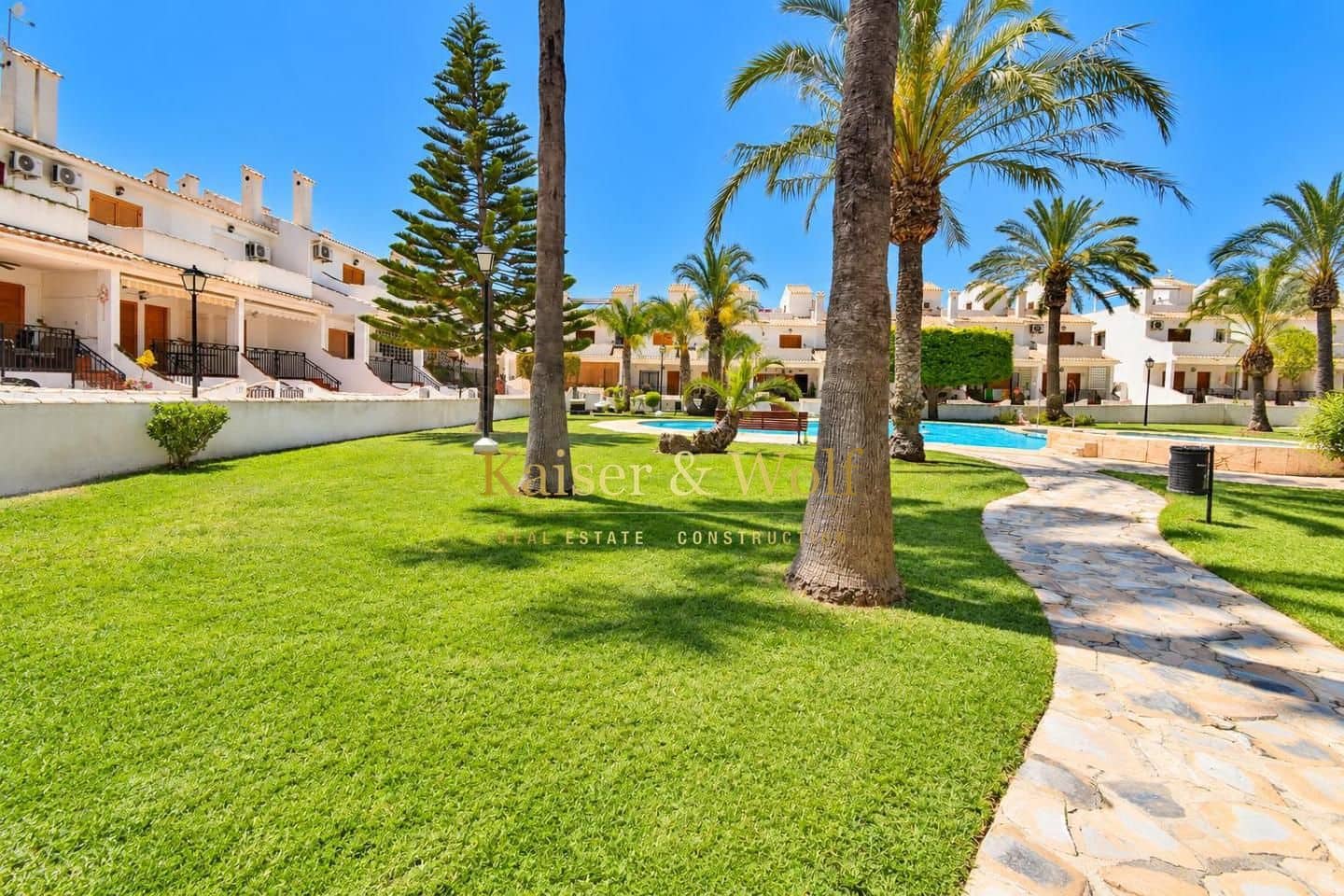 4 slaapkamer Villa te koop in Alicante stad met zwembad garage - € 360.000 (Ref: 10184008)