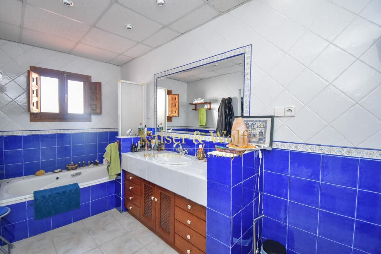 11 soveværelse Finca/Landehus til salg i Elche / Elx med swimmingpool - € 650.000 (Ref: 7350707)