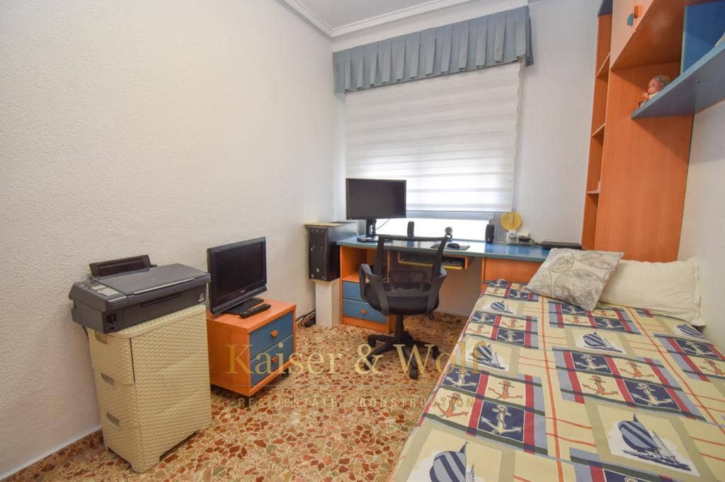 3 bedroom Flat for rent in Santa Pola - € 850 (Ref: 7801153)