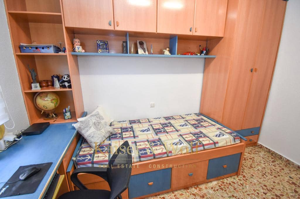 3 bedroom Flat for rent in Santa Pola - € 850 (Ref: 7801153)