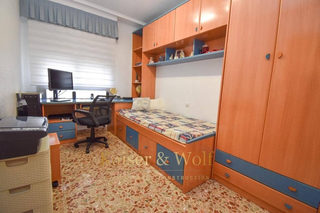 3 bedroom Flat for rent in Santa Pola - € 850 (Ref: 7801153)