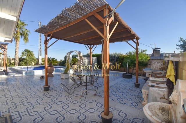 5 bedroom Villa for sale in Albatera with pool - € 420,000 (Ref: 7890061)