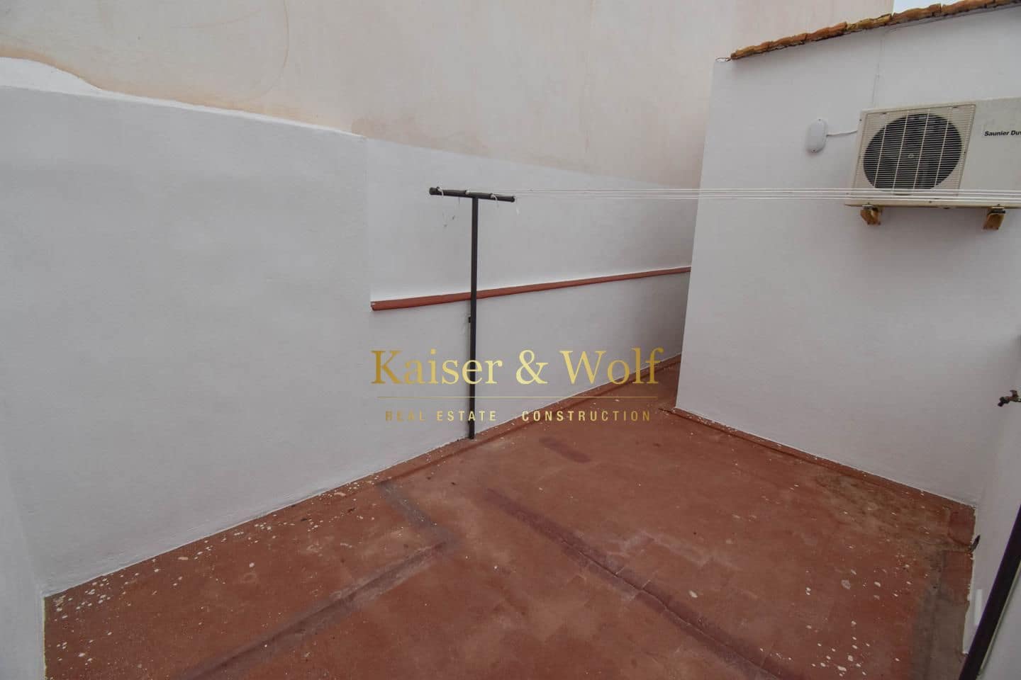 4 bedroom Villa for rent in Santa Pola - € 1,100 (Ref: 7967691)
