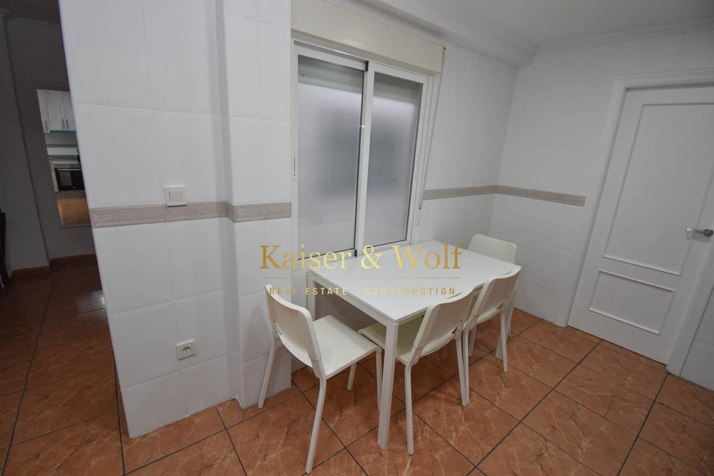 4 bedroom Villa for rent in Santa Pola - € 1,100 (Ref: 7967691)